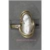 Image 1 : 14 K YELLOW GOLD LADIES GEMSTONE RING SET WITH A OBLONG SHAPED FRESHWATER PEARL 7 X 10 MM AND ACCENT