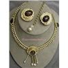 Image 1 : THREE PIECE VINTAGE HOBE JEWELRY SET INCLUDING A NECKLACE AND CLIP STYLE EARRINGS FEATURING RHINESTO