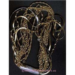 COLLECTION OF 12 GOLD PLATED CHAINS INCLUDING ROPE, SERPENTINE, TWISTED HERRINGBONE, AND MORE. TEN C