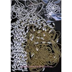 COLLECTION OF LOOSE BEADS INCLUDING GOLD BALL BEADS, TEARDROP FAUX PEARL BEADS, AND FAUX SEED PEARLS