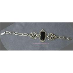 VINTAGE MARCASITE AND ONYX LINK STYLE BRACELET. 6.3 GRAMS.
