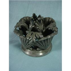 WALLACE FLOWER FLOG IN A SHELL MOTIF SIGNED AND NUMBERED 75 ON BOTTOM. 3".