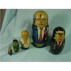RUSSIAN NESTING DOLLS "STACKING LEADERS" HANDPAINTED IN BEAUTIFUL CONDITION.