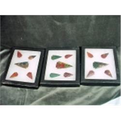COLLECTION OF 15 ARROWHEADS INCLUDING PIECES OF VARIOUS SIZES AND COLORS. DISPLAY BOX NOT INCLUDED.