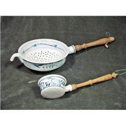 PAIR OF MEISSEN BLUE AND WHITE ONION PATTERN COLLANDERS 6.5" BODY WITH 6" WOODEN HANDLE, THE OTHER I