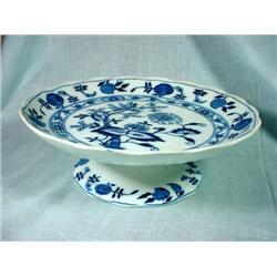 MEISSEN OLDEST MARK PEDESTEL DISH IN THE ONION PATTERN. 3" X 9"