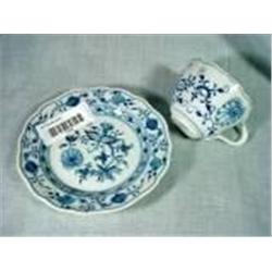 MEISSEN ONION PATTERN CUP AND SAUCER WITH OLD MAKERS MARK.
