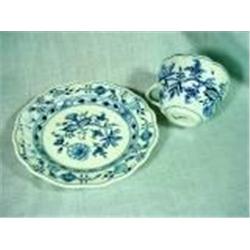 MEISSEN ONION PATTERN CUP AND SAUCER WITH OLD MAKERS MARK.