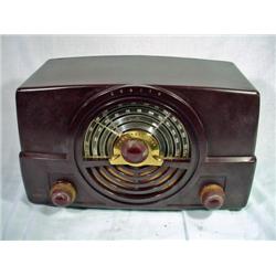 ZENITH BAKELITE TONE REGISTER RADIO WITH ORIGINAL CORD. MODEL 7H820UZ.