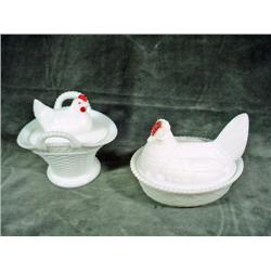 PAIR AUTHENTIC VINTAGE SIGNED WESTMORELAND MILK GLASS NESTING HENS. 5" X 5"
