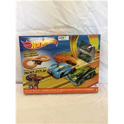 HOT WHEELS SLOT CAR TRACK SET