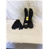 Image 1 : SIZE 11 STEEL TOED LINED BOOTS & SIZE LARGE GLOVES