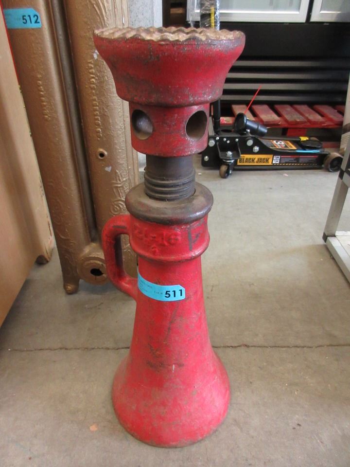 Large Vintage 21/16 Cast Iron Bottle Screw Jack