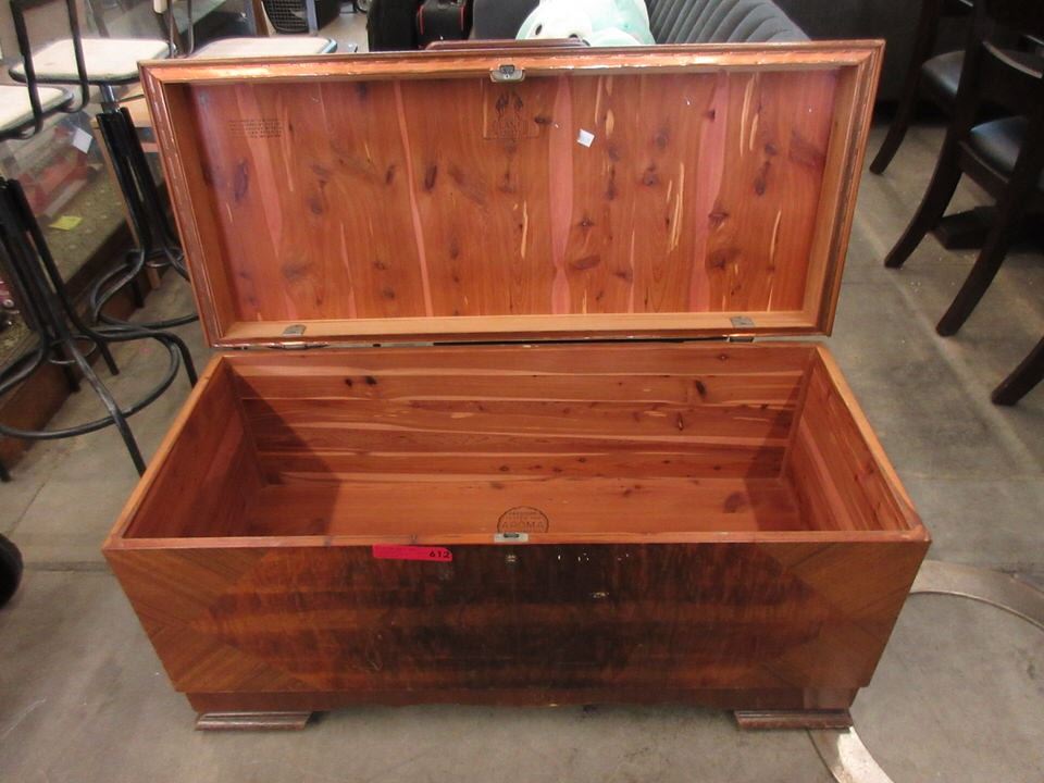 Cedar Lined Burl Walnut Blanket Chest ca 1940