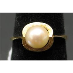 18 KT YELLOW GOLD PEARL RING