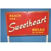 Image 2 : SWEETHEART BREAD DISPLAY