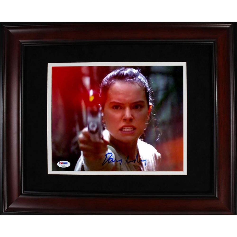 Daisy Ridley Signed Star Wars 8x10 Photo (Steiner COA PSA)