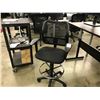 Image 2 : BLACK MESH BACK PROGRAMMERS CHAIR