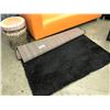 Image 1 : 10'X44 BLACK SHAG RUG