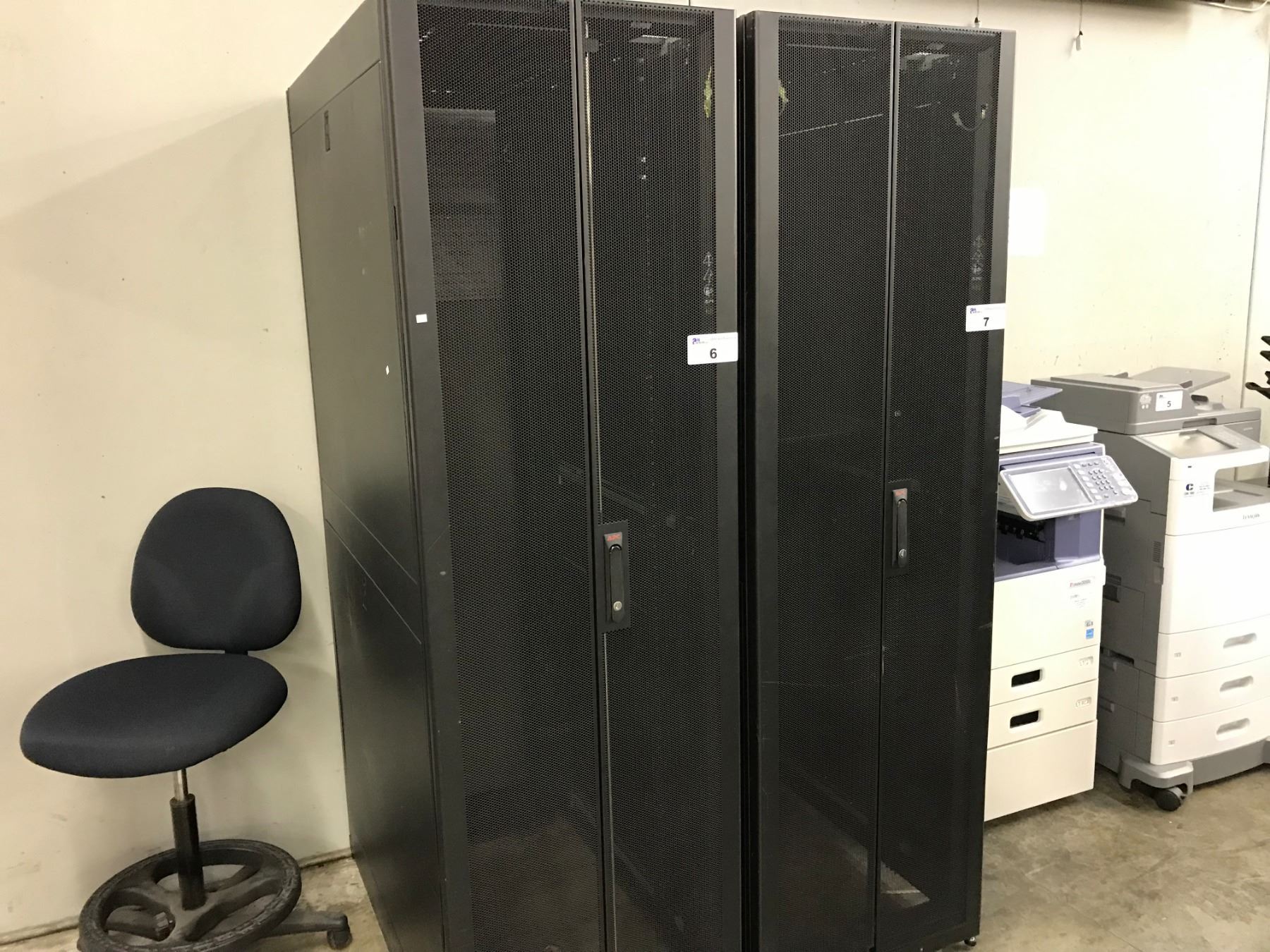 BLACK APC MOBILE SERVER RACK