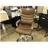 Image 2 : BROWN LEATHER TUFTED EXECUTIVE HIGH BACK CHAIR