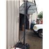 Image 2 : LIFETIME ADJUSTABLE BASKETBALL HOOP