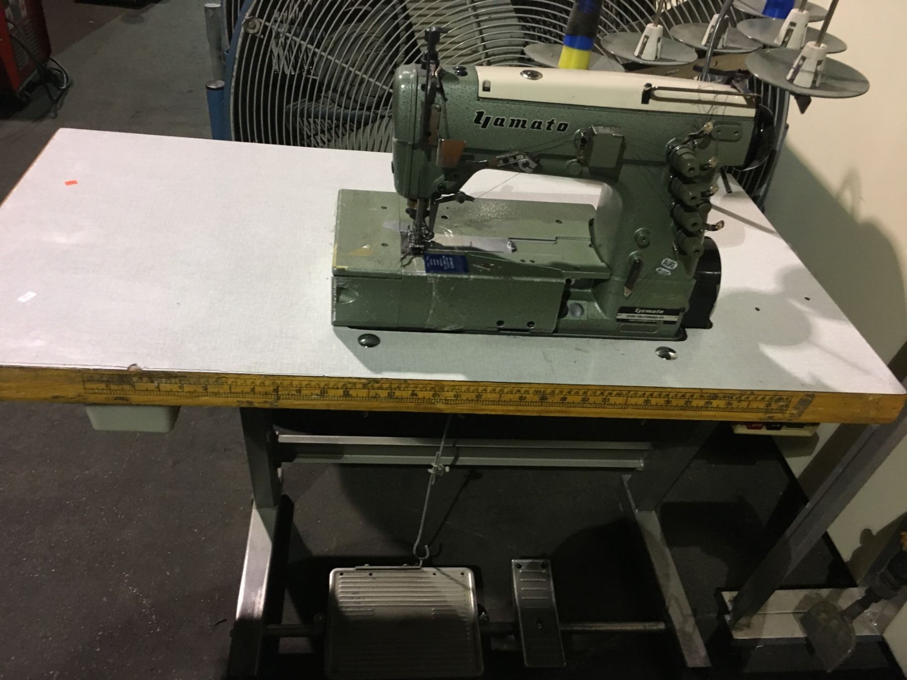 YAMATO DW--1503MD-11 INDUSTRIAL SEWING MACHINE WITH WORKTABLE - Able