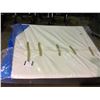 Image 2 : KINGSDOWN SQUEEZE KING SIZED 7" THICK MATTRESS IN A BOX