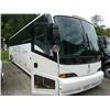 Image 2 : 2004 MCI COMMERCIAL BODY STYLE NON-SCHEDULED BUS 57 SEATING CAPACITY, TOUR BUS W/REAR WASHROOM,