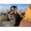 Image 3 : JOHN DEERE 844 LOADER, DOES NOT RUN, BUCKET ATTACHMENT BROKEN, HOURS UNKNOWN