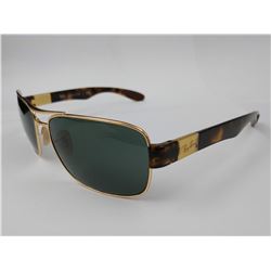 PAIR OF RAYBAN SUNGLASSES WITH CASE