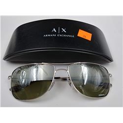 PAIR OF RAYBAN SUNGLASSES WITH CASE