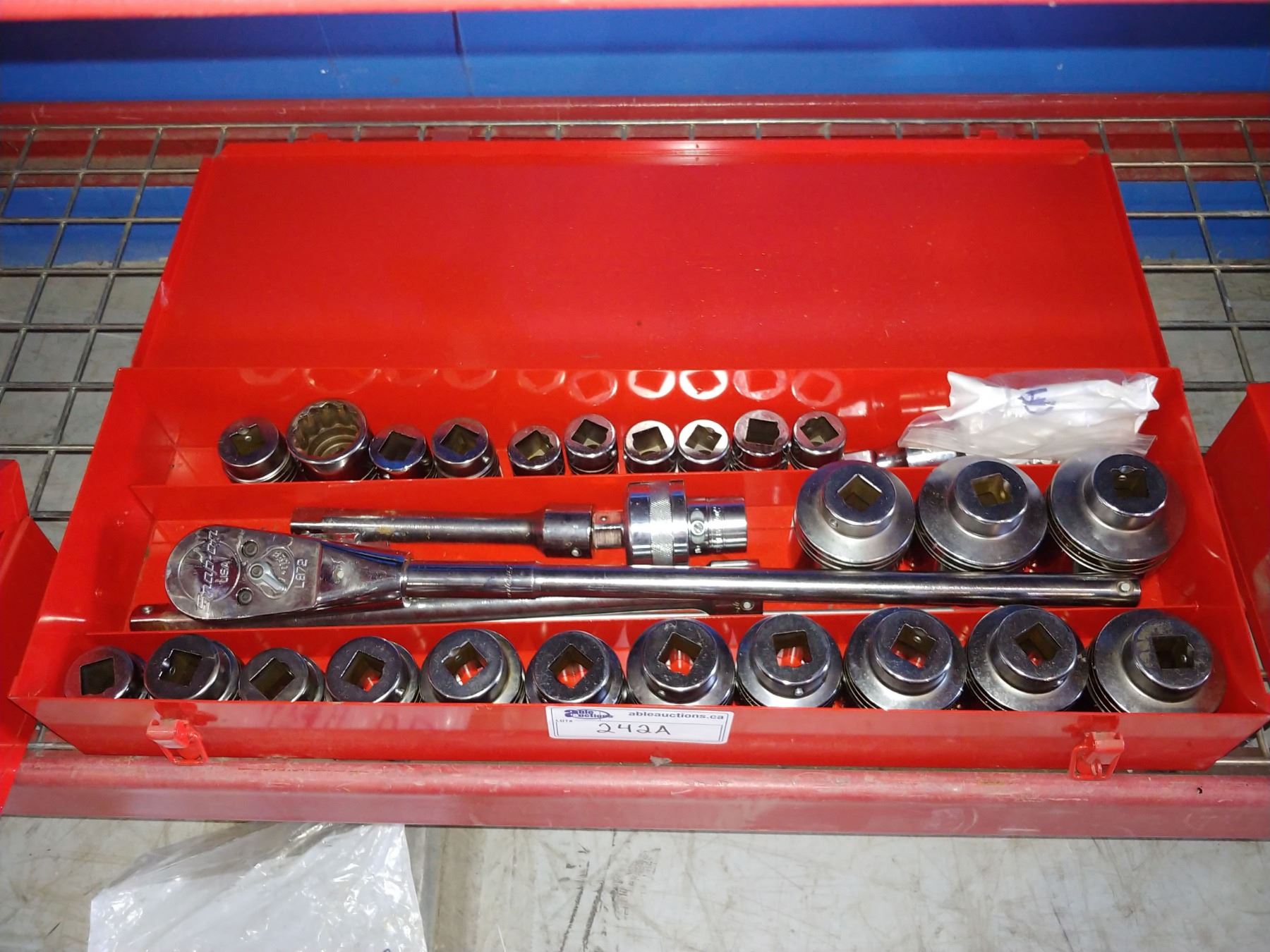 SNAP ON 3 4 DRIVE 12 POINT SHALLOW SOCKET SET IN CASE