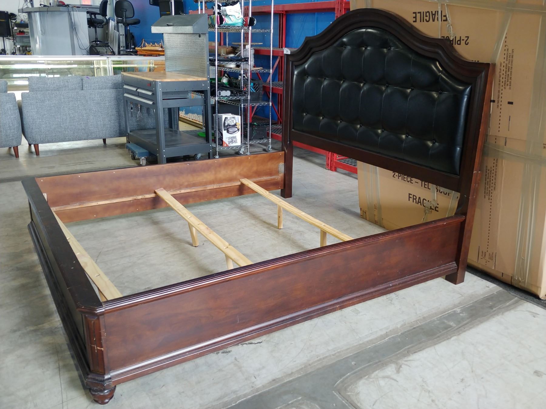 KING SIZE WOOD & LEATHER HEADBOARD, FOOTBOARD & RAILS SET (MATTRESS NOT