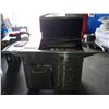 Image 2 : KIRKLAND STAINLESS STEEL PROPANE BBQ