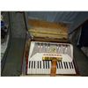 Image 1 : VINTAGE LIGNATONE PIANO ACCORDION