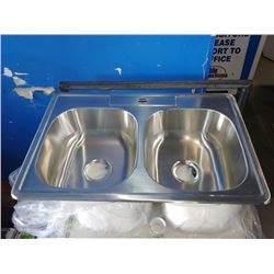 STAINLESS STEEL DOUBLE BASIN IN-COUNTER SINK