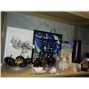 Image 2 : SHELF OF WALL ART AND DECOR INCLUDING FRAMED ARTWORK, VASES, CERAMIC PUMPKINS, CANDLES AND MORE