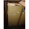 Image 2 : BOX OF ASSORTED LINENS