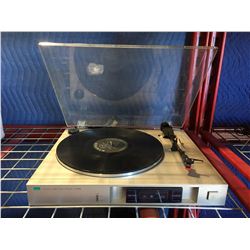 SANSUI MODELP-D10 TURNTABLE - DAMAGED DUST COVER