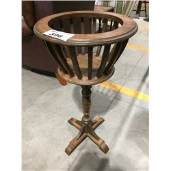 OAK FERN STAND