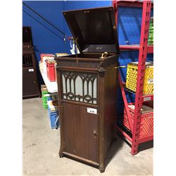 EDISON MAHOGANY CASED GRAMOPHONE