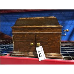 VICTROLA GRAMOPHONE FOR PARTS OR REPAIR