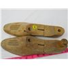 Image 1 : WOODEN SHOE STRETCHERS (SIZE 10)