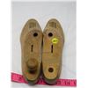 Image 3 : WOODEN SHOE STRETCHERS (SIZE 10)