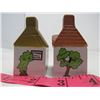 Image 2 : SALT & PEPPER SHAKERS *VILLAGE STORES*  (VINTAGE)
