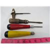 Image 1 : WOOD HANDLED AUGER, SCREWDRIVERS & 2 MULTI SCREWDRIVERS