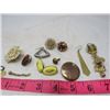 Image 1 : LOT OF ASSORTED COSTUME JEWELLERY