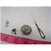 Image 2 : LOT OF ASSORTED COSTUME JEWELLERY