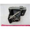 Image 5 : CAMERA & CASE (KODAK TOURIST)